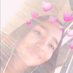 Meet your Posher, Valeria